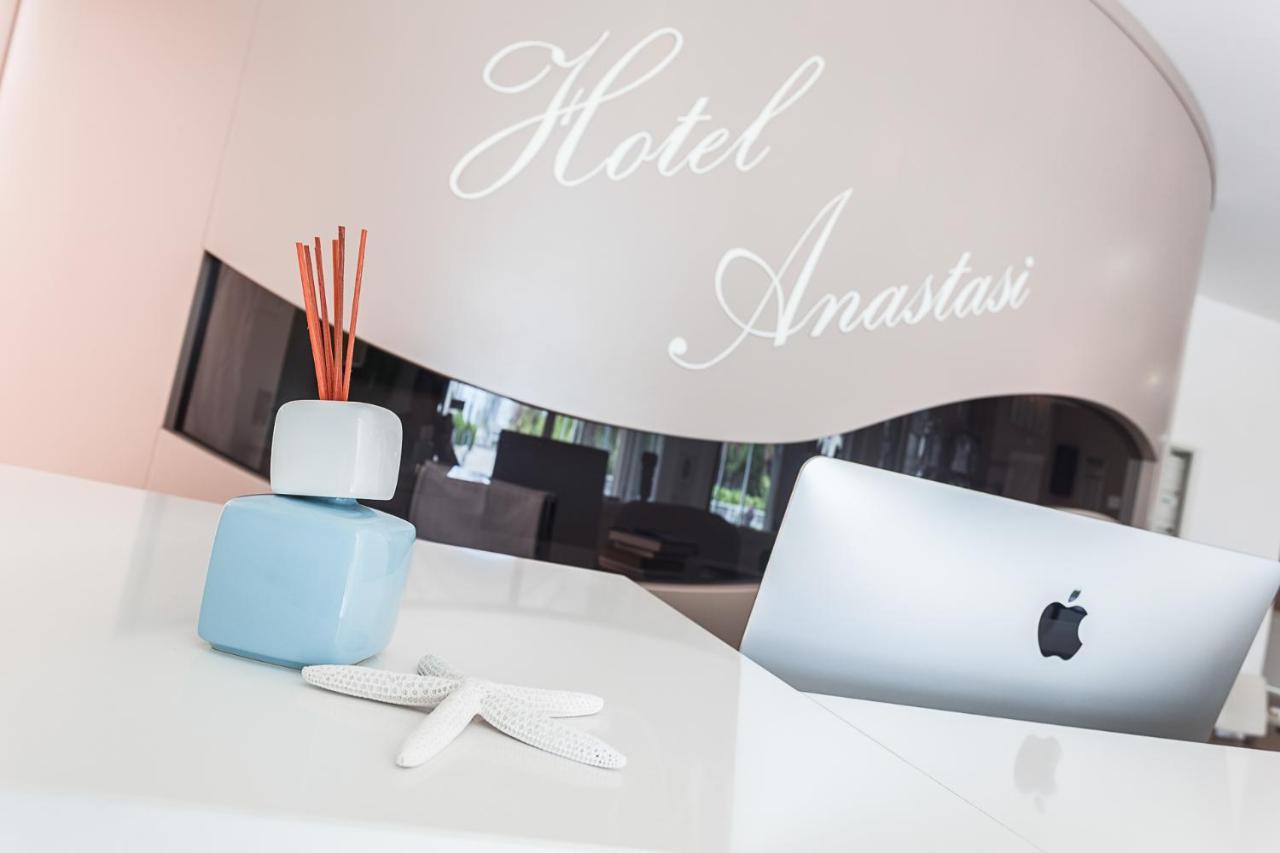 Anastasi Hotel E Residence Червия Екстериор снимка