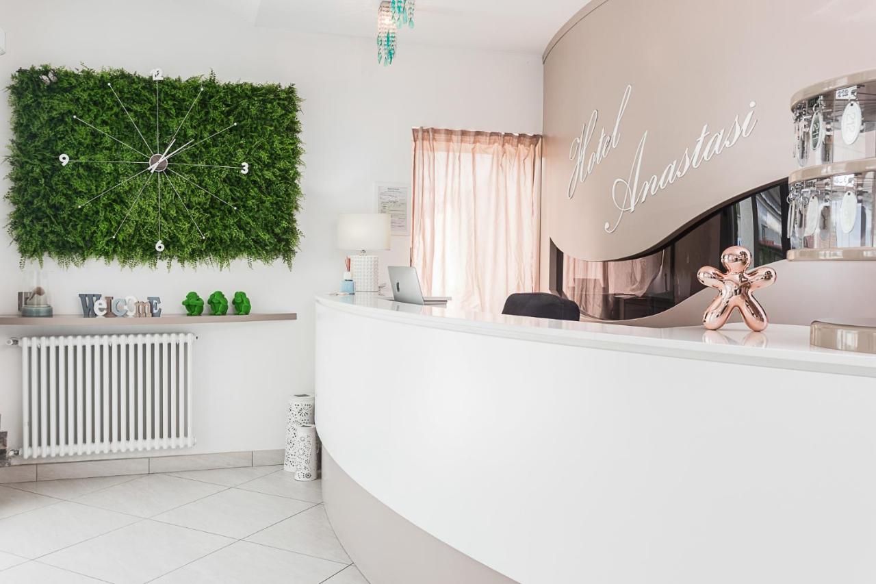 Anastasi Hotel E Residence Червия Екстериор снимка