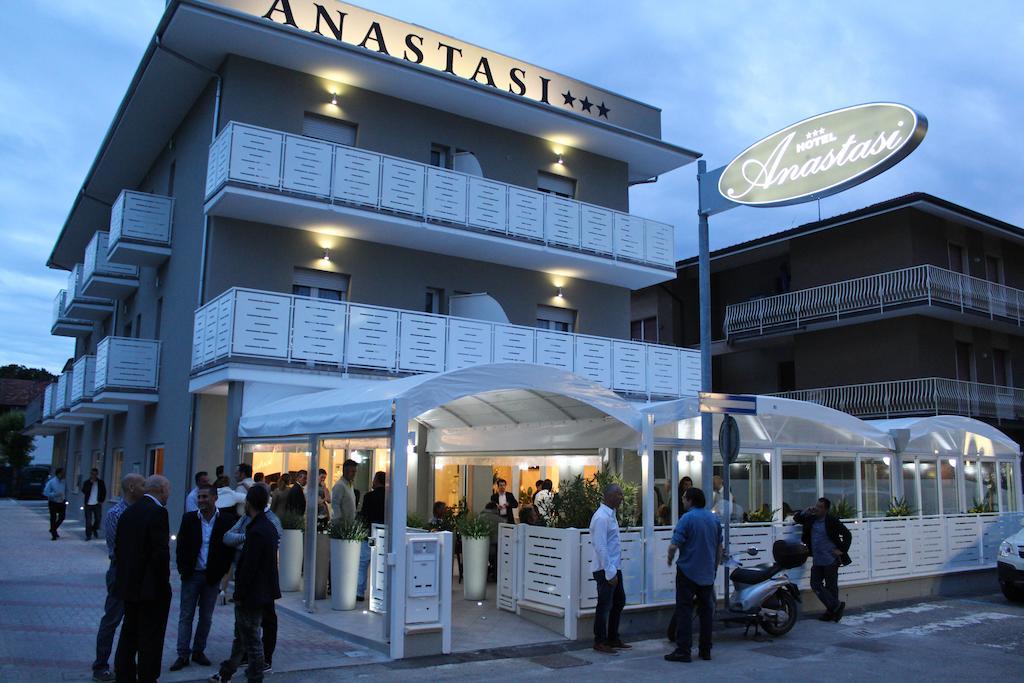 Anastasi Hotel E Residence Червия Екстериор снимка