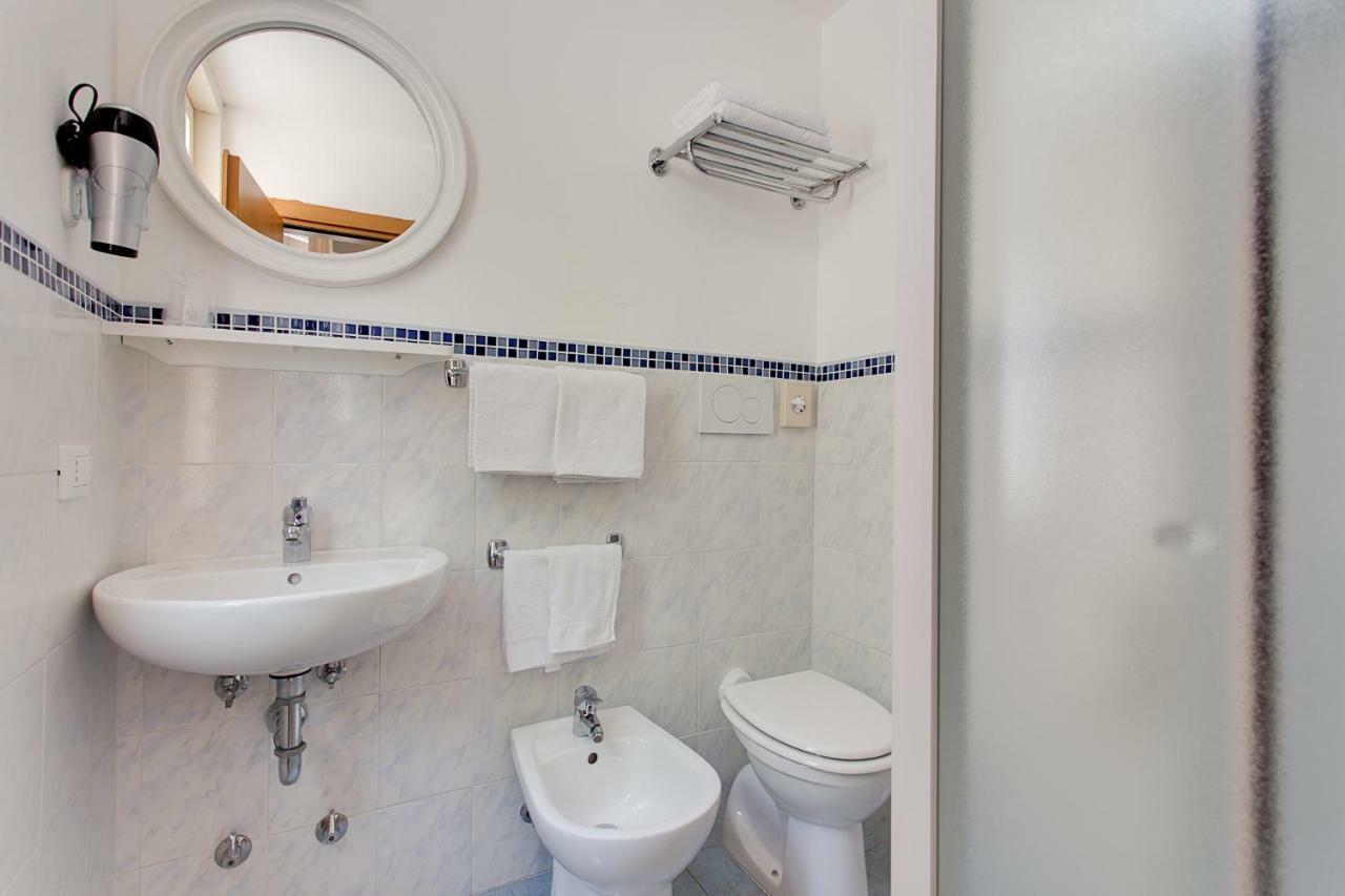 Anastasi Hotel E Residence Червия Екстериор снимка