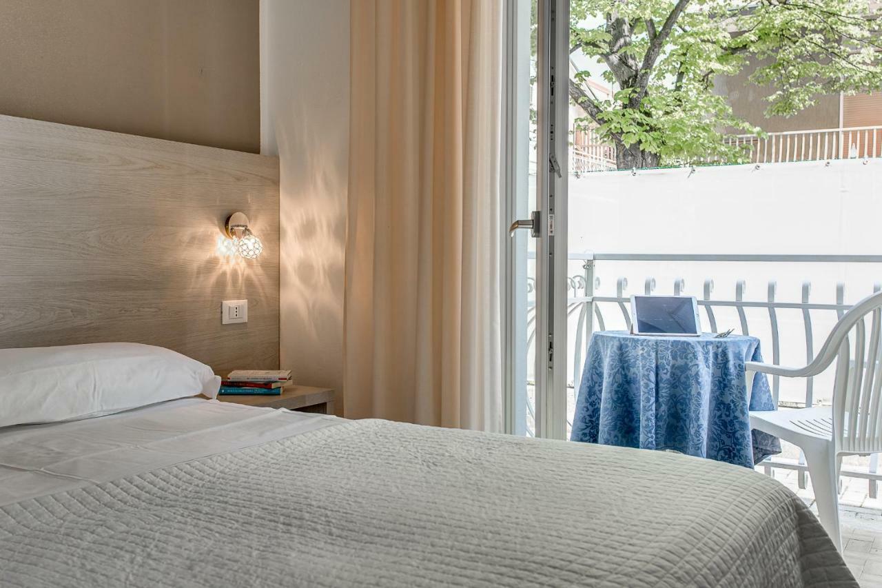 Anastasi Hotel E Residence Червия Екстериор снимка